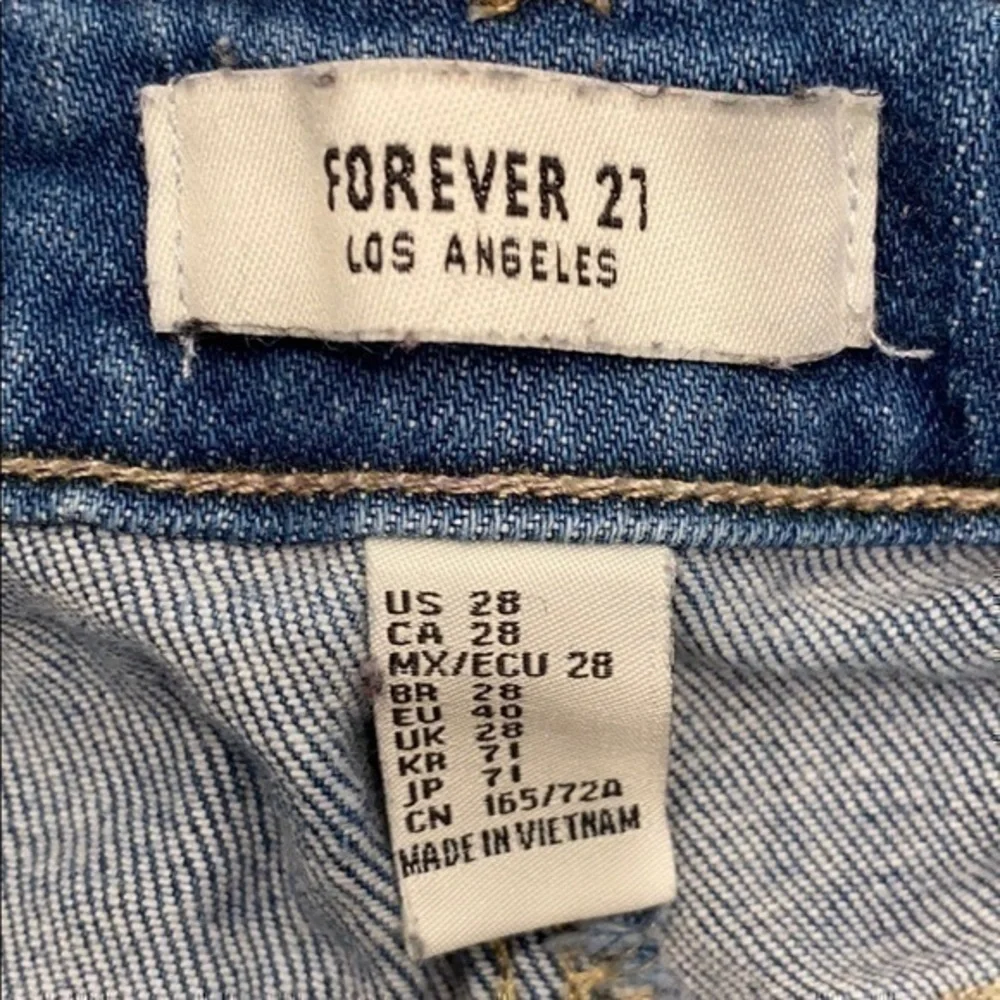 Forever 21 Shorts Size 28 - Picture 3 of 4